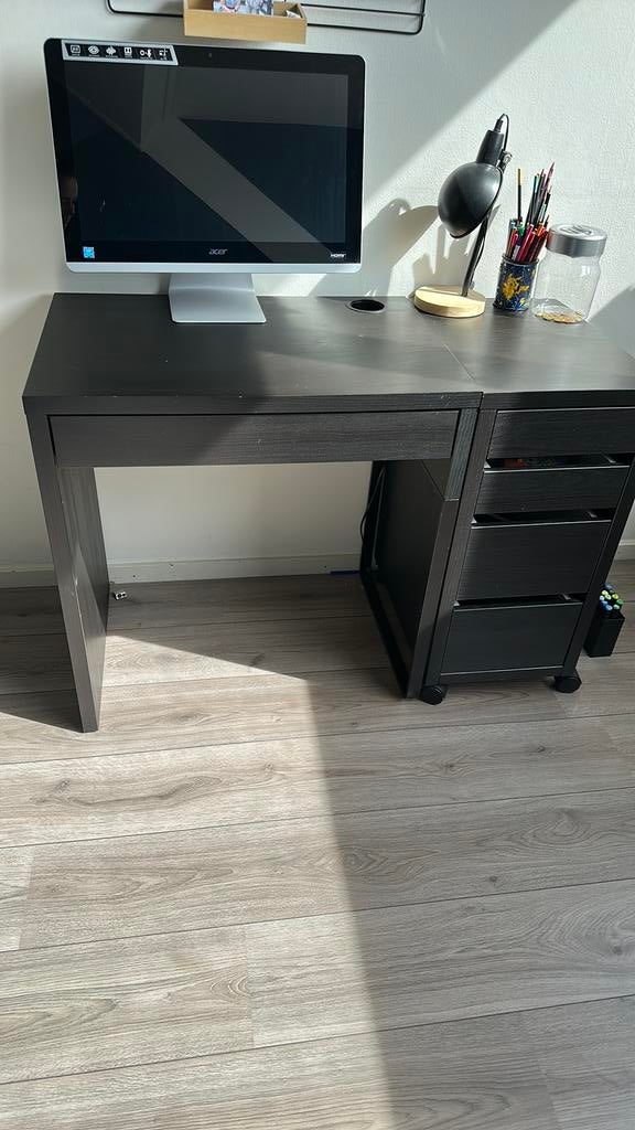 Micke Ikea bureau, Ophalen of Verzenden, Zo goed als nieuw