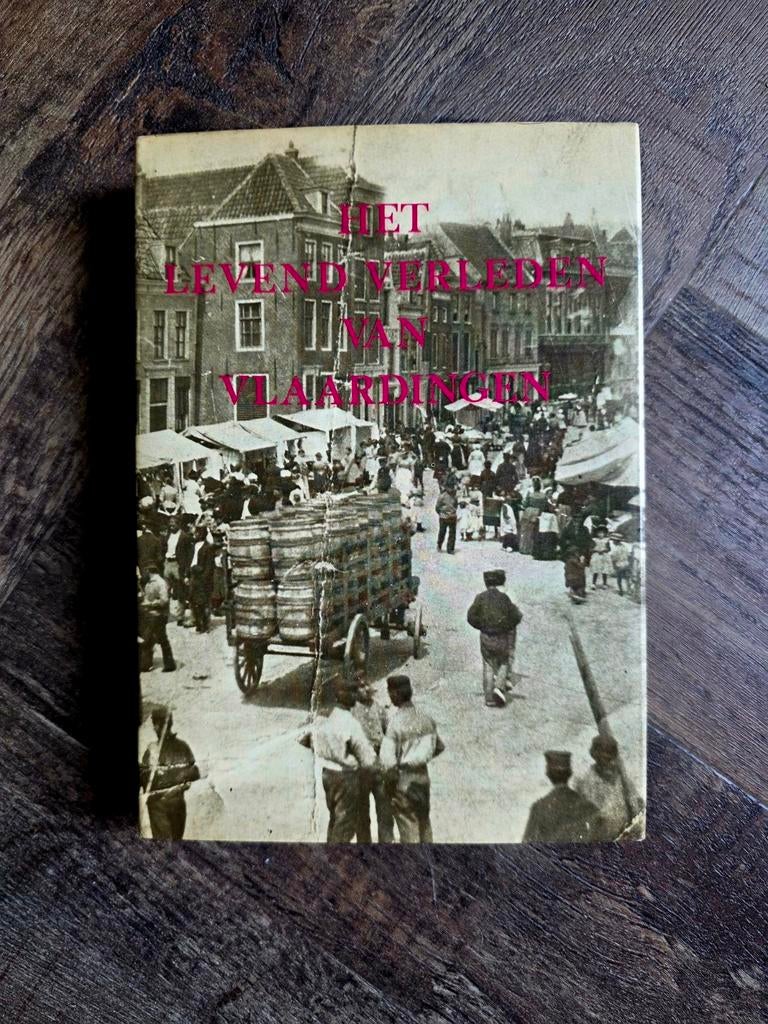 Boek "Het levend verleden van Vlaardingen, Boeken, Ophalen of Verzenden