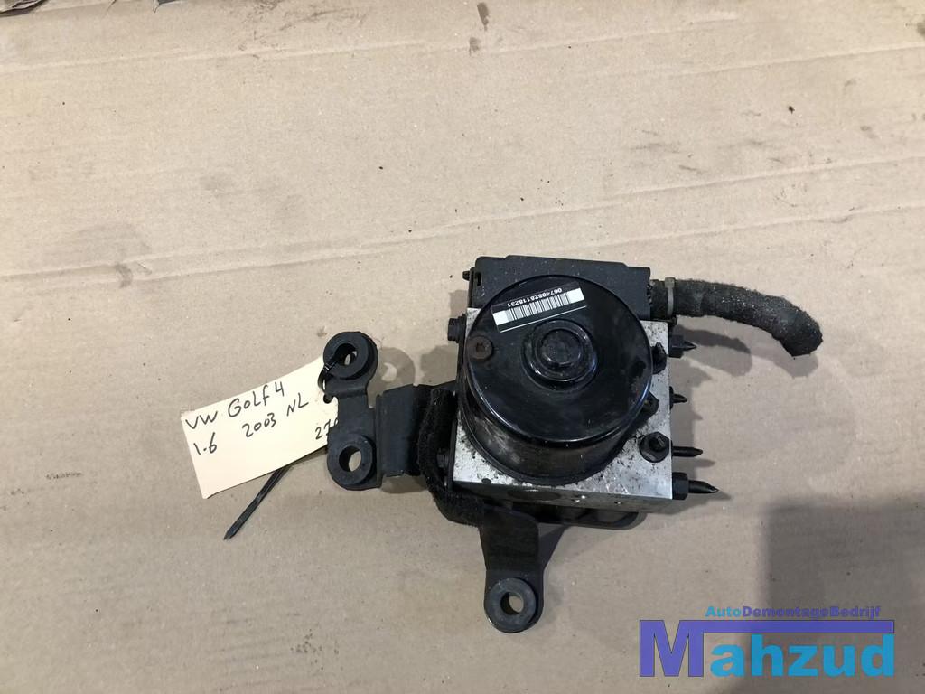 VW GOLF 4 ABS POMP module 1C0907379L, Gebruikt, Volkswagen, Volkswagen AG, Berliner Ring 2
38440  Wolfsburg, DE