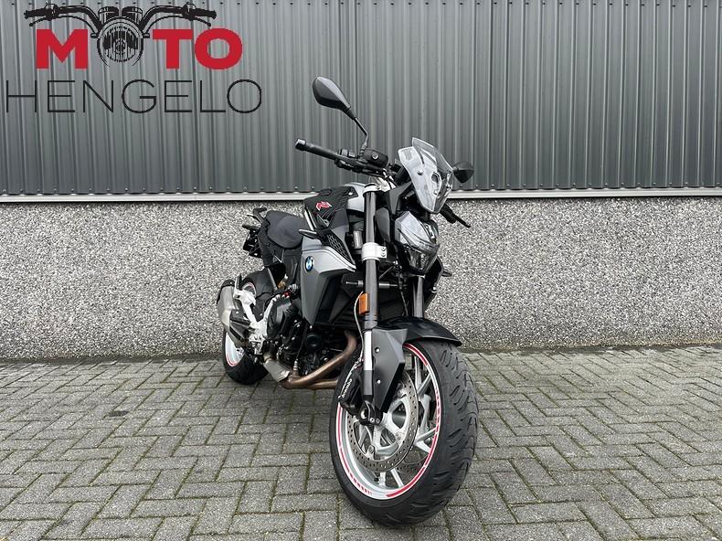 BMW F 900 R (bj 2023) - foto 2