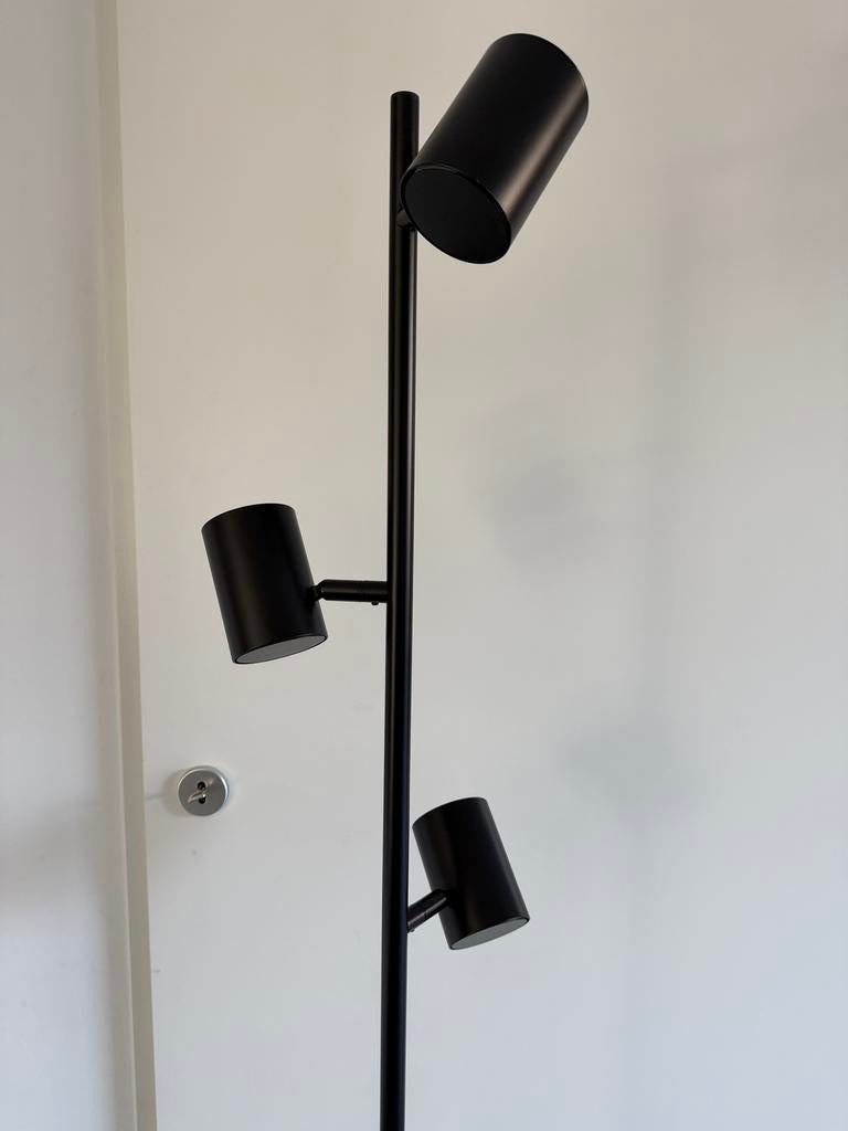Nymane staande lamp met 3 spots zwart incl lampjes, Ophalen, Zo goed als nieuw, 150 tot 200 cm