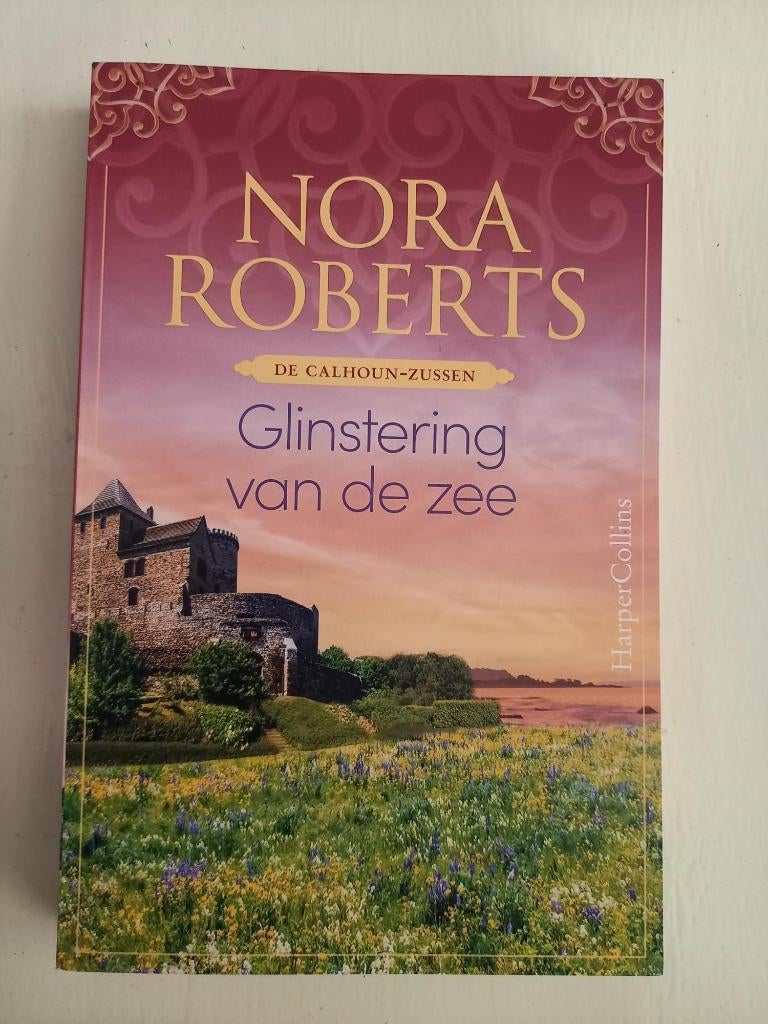 p3 Glinstering van de zee - Nora Roberts, Ophalen of Verzenden, Zo goed als nieuw