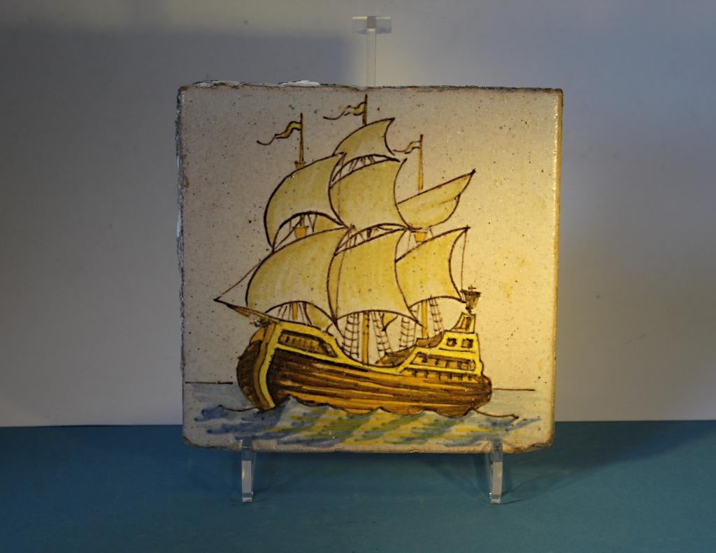 Antieke tegel zeilschip Santa Maria Columbus dikke wandtegel, Ophalen of Verzenden