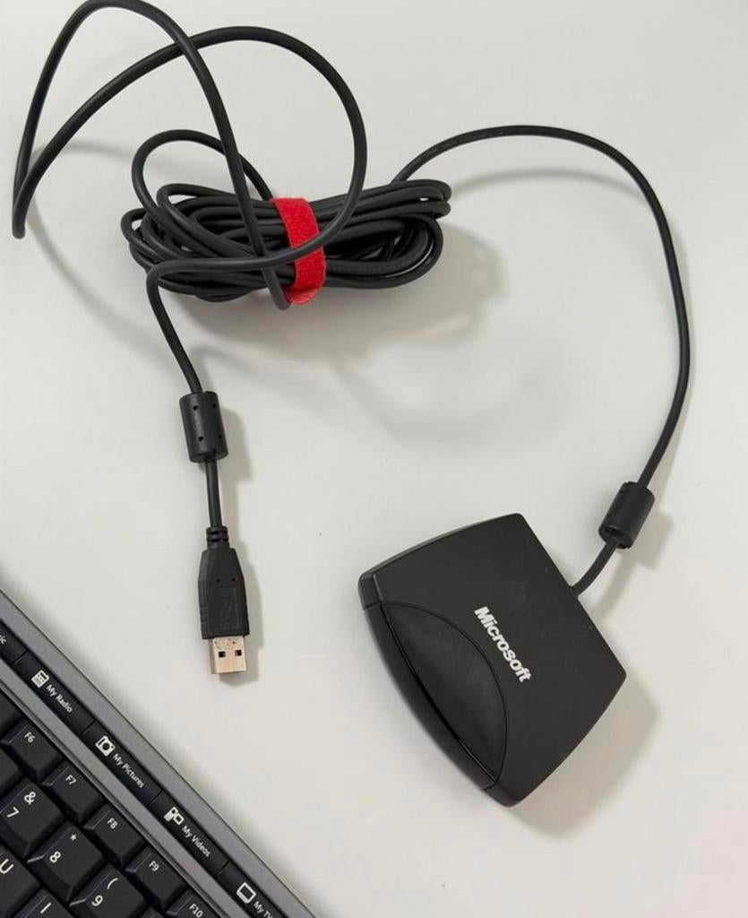 Microsoft Remote Keyboard Media center draadloos toetsenbord, Ophalen of Verzenden, Zo goed als nieuw, Draadloos, H