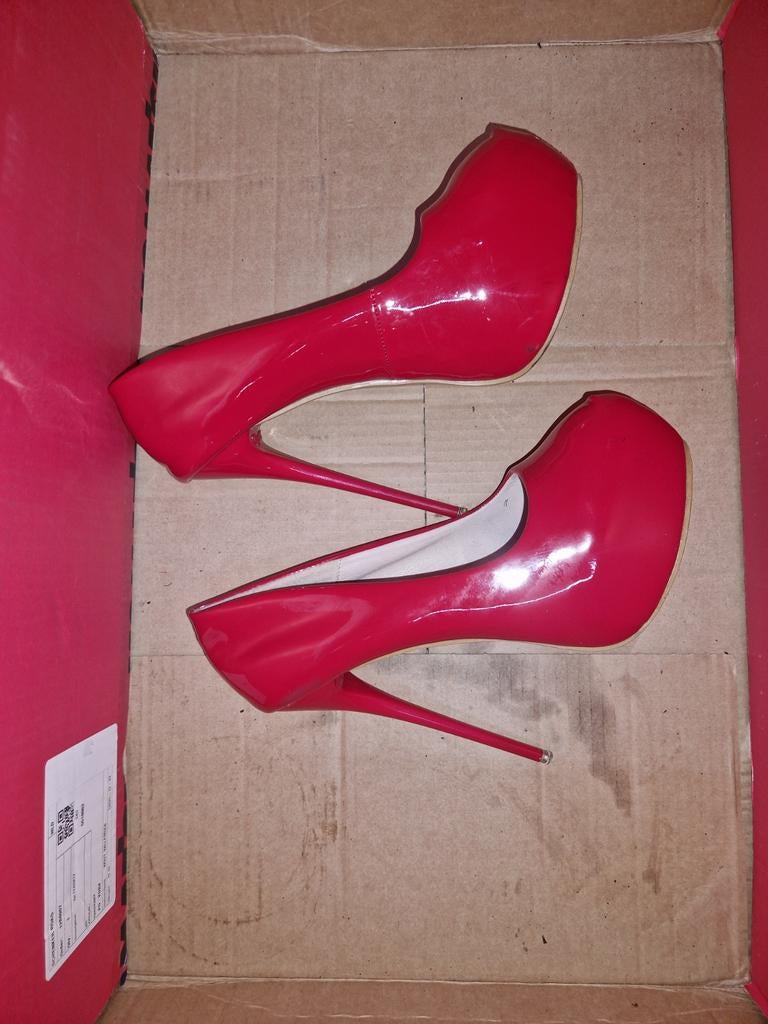 Rode Hoge Hakken Pumps - Maat 43, Ophalen, Zo goed als nieuw, Rood, Pumps