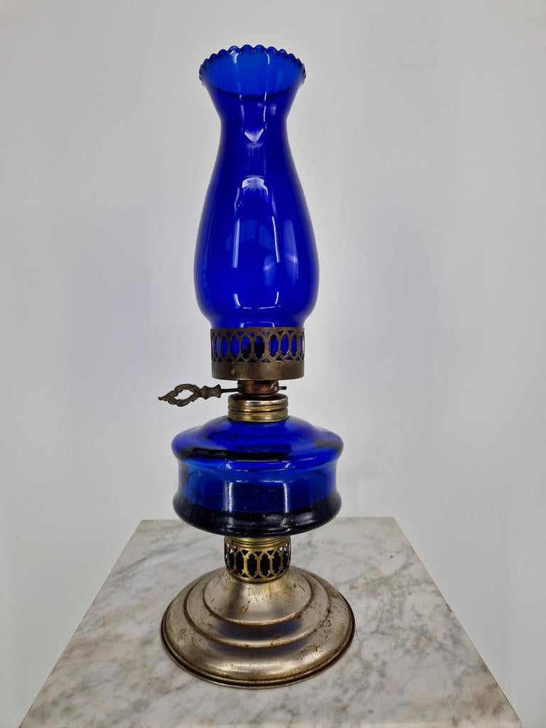 Vintage Petroleumlamp | Kobaltblauw Glas | 38 cm Hoog