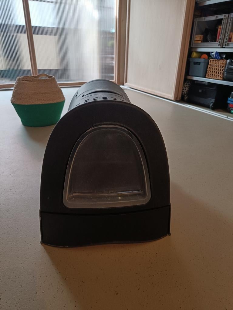 Gesloten kattenbak met uitschuiflade, Ophalen, Gebruikt, Gesloten