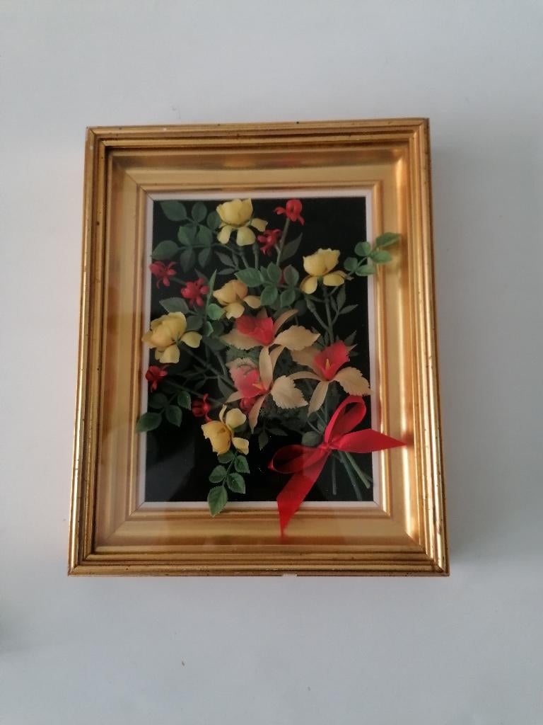 23x29 cm grote lijst met bloemen en bol glas, Ophalen of Verzenden, 50 tot 75 cm, Schilderij, Minder dan 50 cm