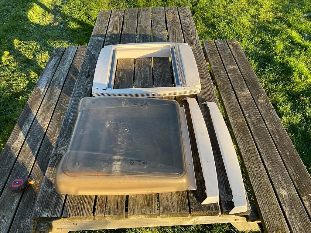 Knaus caravan dakluik MPK helder kap 40x40 cm, Ophalen of Verzenden, Gebruikt