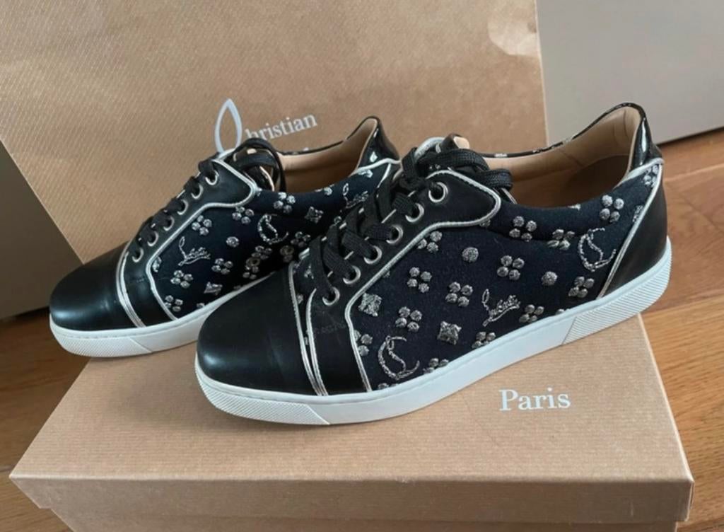 Nieuwe Christian Louboutin sneakers dames 38, Kleding | Dames, Schoenen, Zwart, Ophalen of Verzenden, Christian Louboutin, Sneakers of Gympen