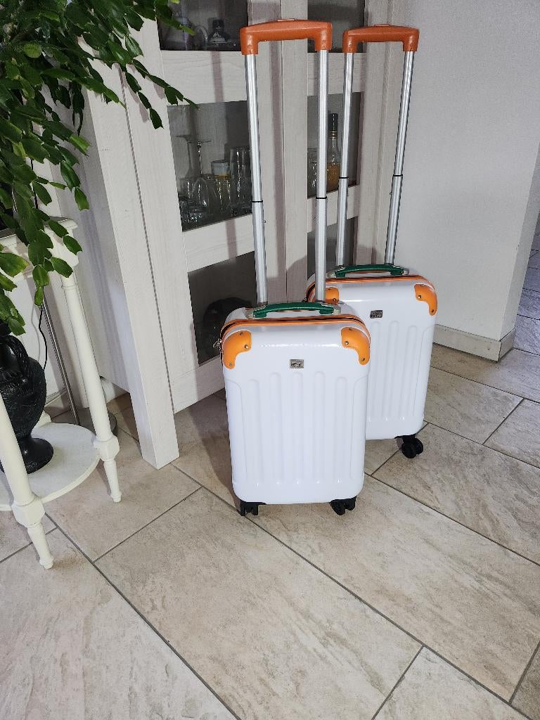 Postcodeloterij koffer NIEUW!! prijs in de adv per st, Wieltjes, 50 tot 60 cm, Hard kunststof, Nieuw