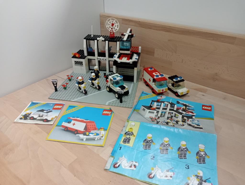 Lego politiebureau 6386 6623 6688 ambulance, Ophalen of Verzenden, Gebruikt, Lego