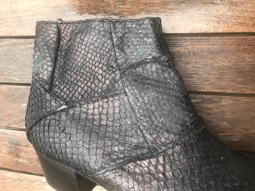 Prachtige boots in slangenleer 37, Kleding | Dames, Schoenen, Neosens, Zwart, Lage of Enkellaarzen, Ophalen of Verzenden