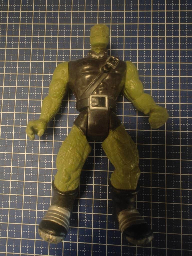 1993 ERTL Super Mario Bros. The Movie - Goomba Action Figure, Ophalen of Verzenden, Zo goed als nieuw