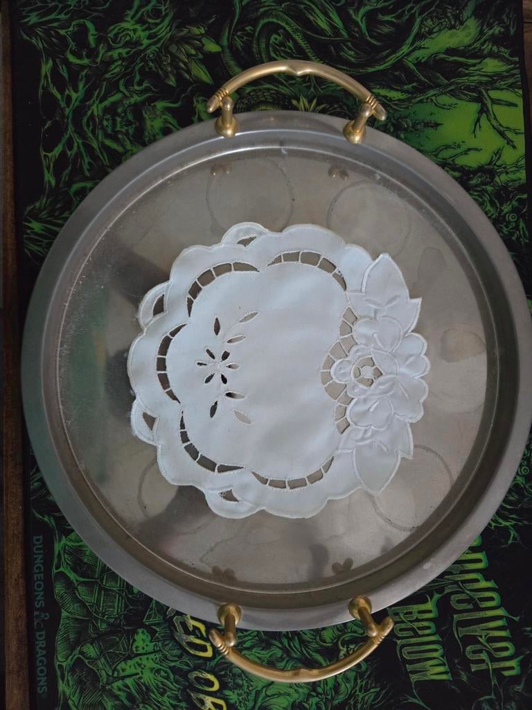 Vintage metalen dienblad met handvatten, Gebruikt, Ophalen of Verzenden, Onbekend, Onbekend