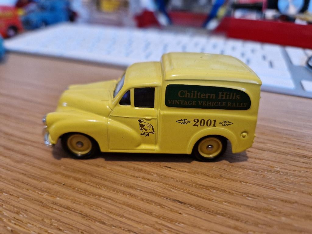 Lledo Morris Minor Van Chiltern Hill, Ophalen of Verzenden, Zo goed als nieuw, Auto, Corgi