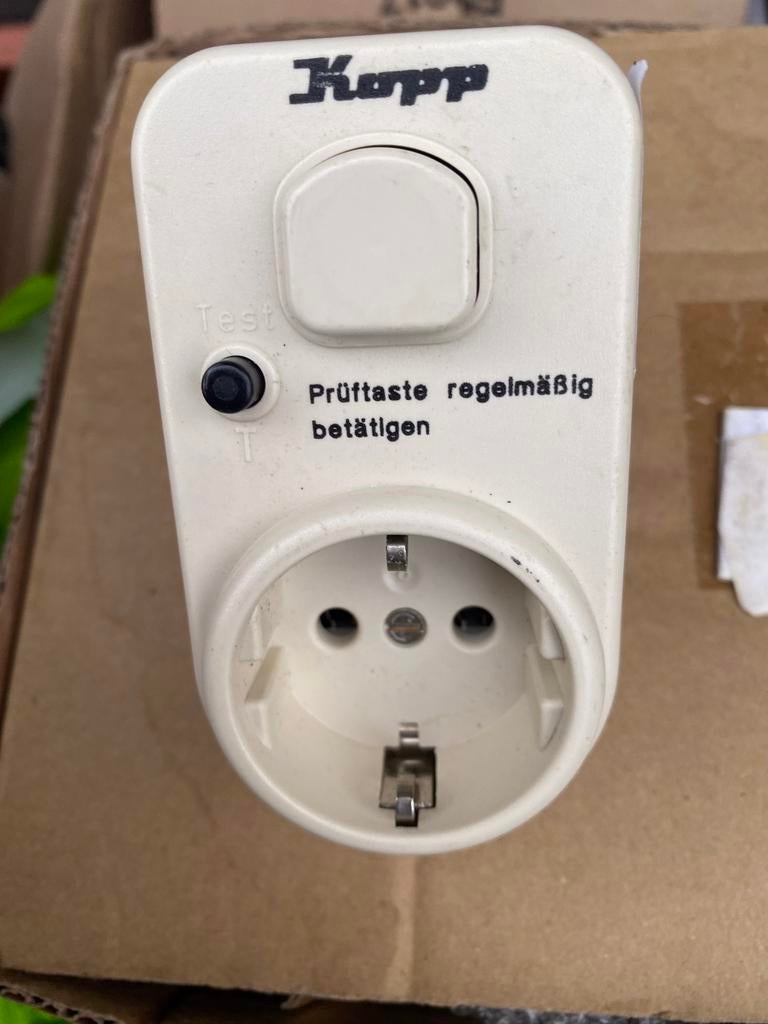 Mobiele aardlekschakelaars, Ophalen, Zo goed als nieuw