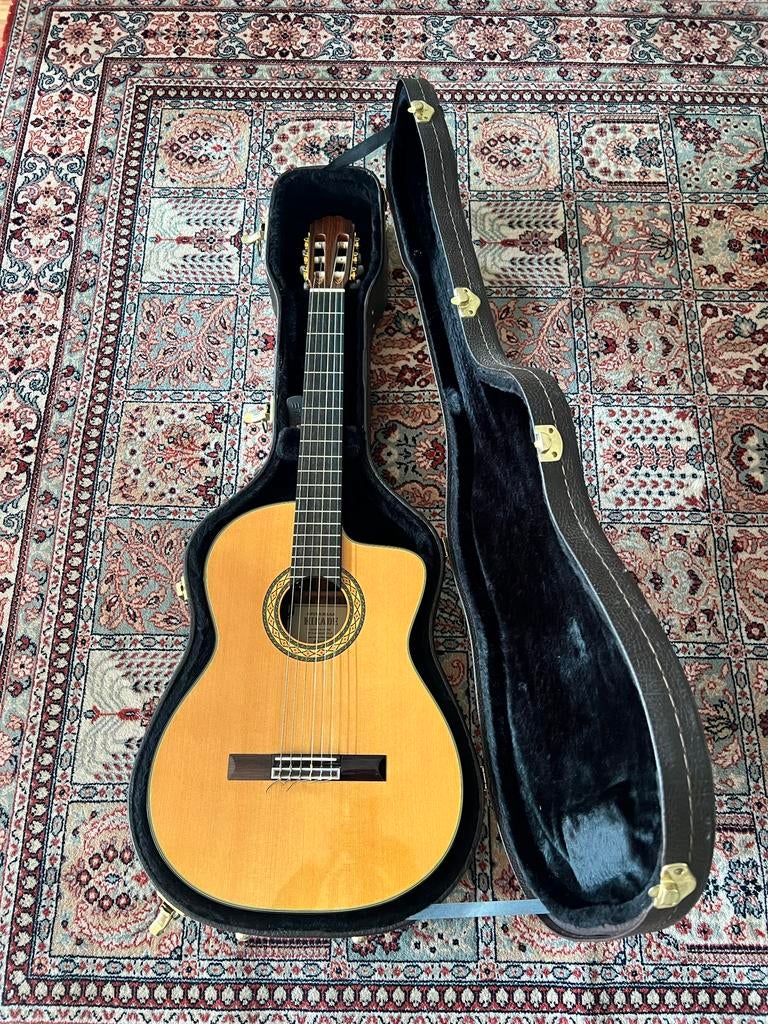 Takamine TH5C Hirade, Muziek en Instrumenten, Snaarinstrumenten | Gitaren | Akoestisch, Zo goed als nieuw, Klassieke of Spaanse gitaar