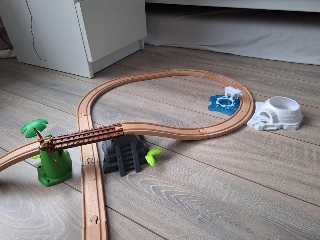 Houten treinbaan met accessoires, Ophalen, Zo goed als nieuw