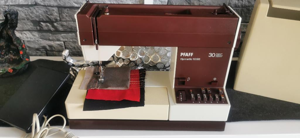 Naaimachine PFAFF tipmatic 1035 Leer naaien steeklangte 6mm, Hobby en Vrije tijd, Naaimachines en Toebehoren, Ophalen of Verzenden