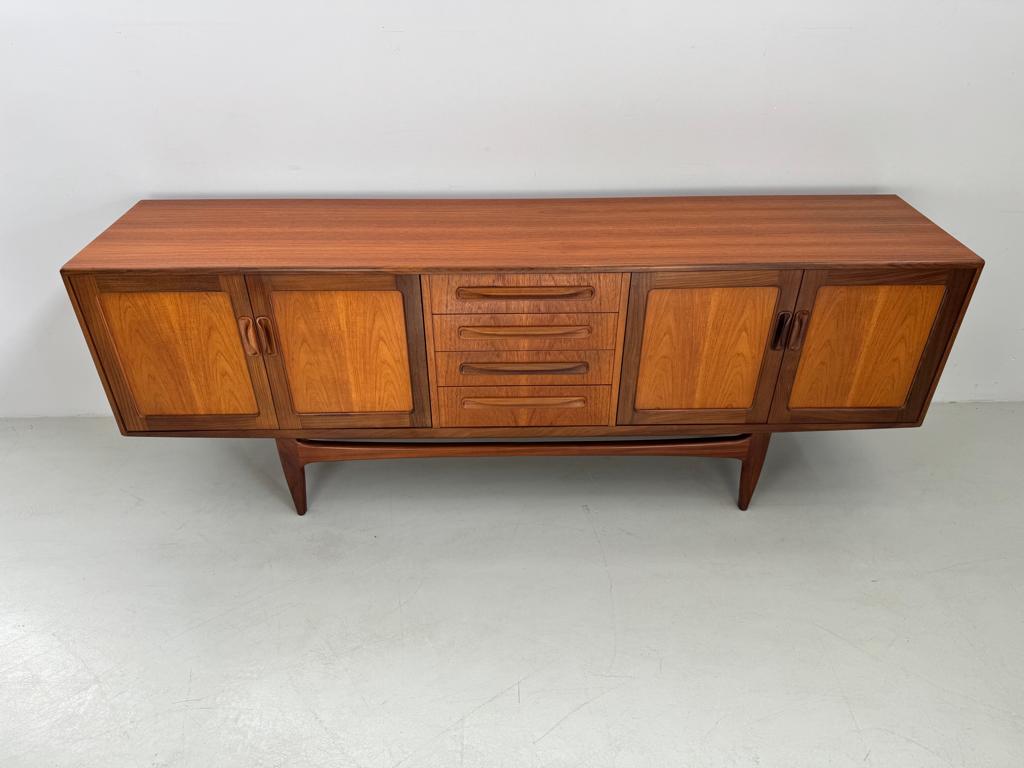 Vintage dressoir van G-Plan., Huis en Inrichting, Kasten | Dressoirs, Verzenden, Zo goed als nieuw, 25 tot 50 cm, 150 tot 200 cm