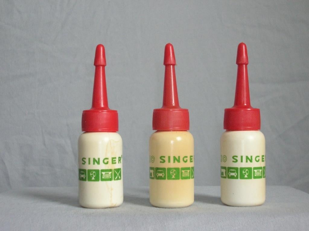 SINGER VOL OLIE ZELDZAAM BUSJE MET SINGER TEKST NR D-26, Ophalen of Verzenden, Nieuw