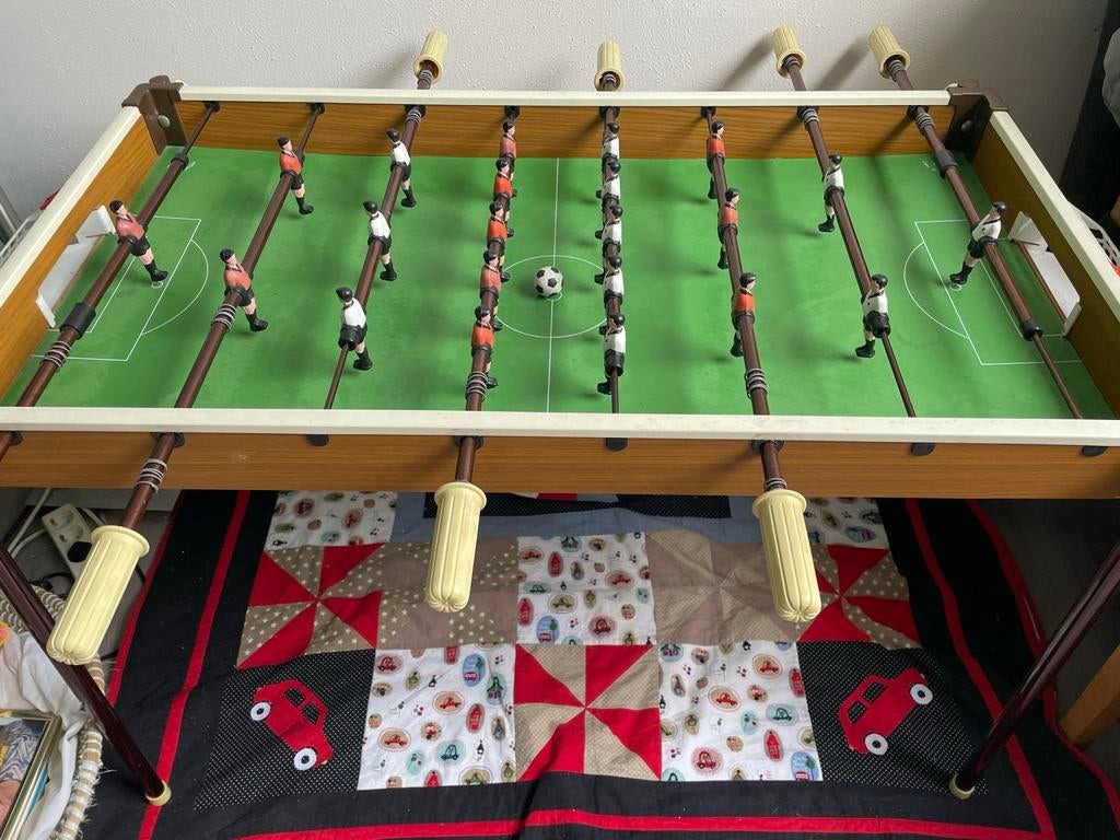 Voetbaltafel - Klassiek tafelvoetbalplezier voor thuis, Ophalen of Verzenden, Gebruikt