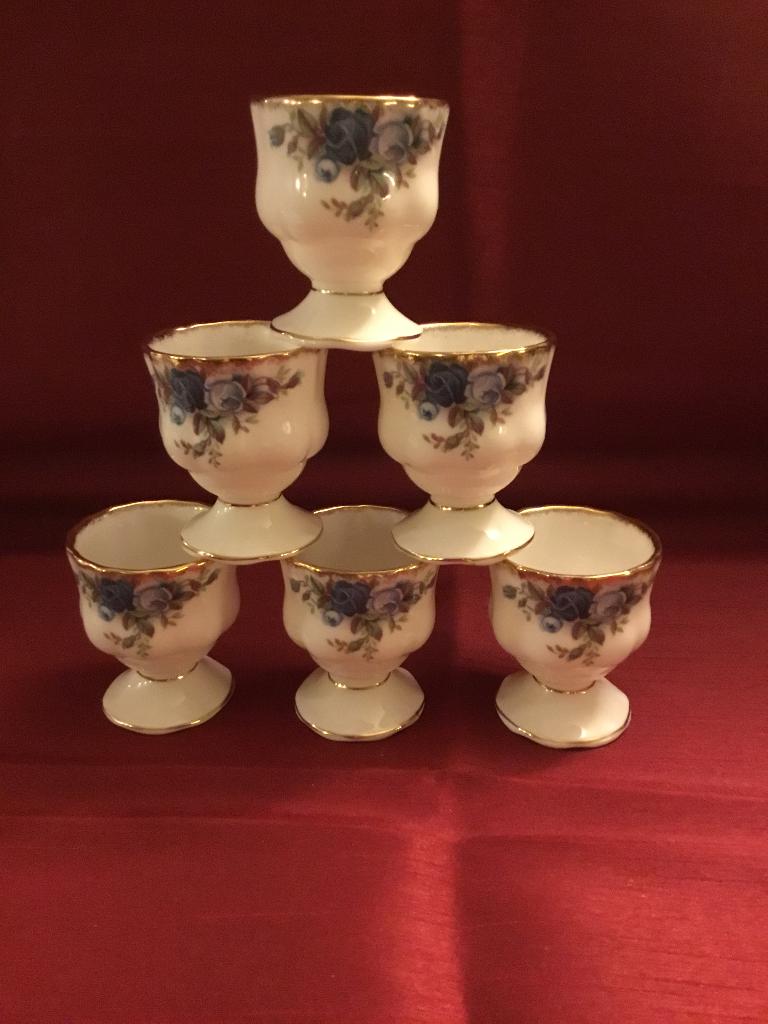 Royal Albert Moonlight Rose  eierdopjes, Ophalen of Verzenden, Nieuw, Porselein, Overige typen