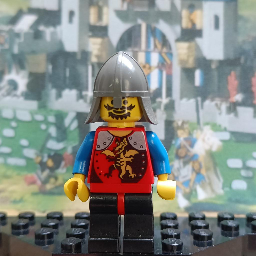 Lego Dragon Knights - Knight 2, Black Legs with Red Hips,, Ophalen of Verzenden, Gebruikt, Losse stenen, Lego