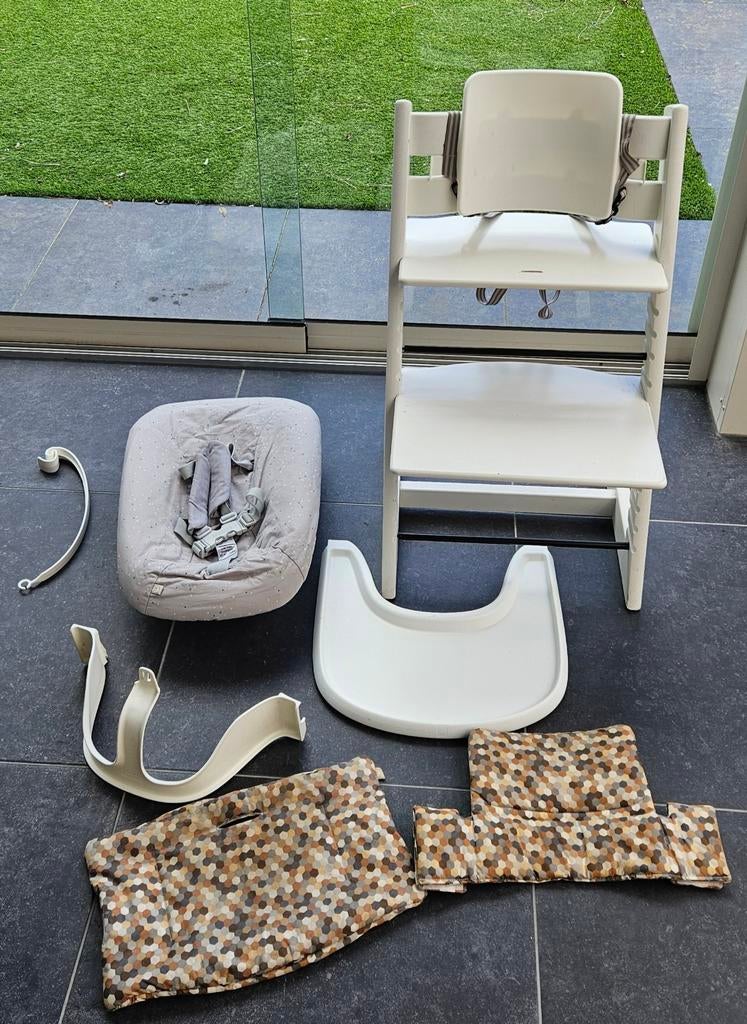 Stokke Tripp Trapp kinderstoel met accessoires, Kinderen en Baby's, Kinderstoelen, Ophalen, Gebruikt, Meegroeistoel, Gordel(s)
