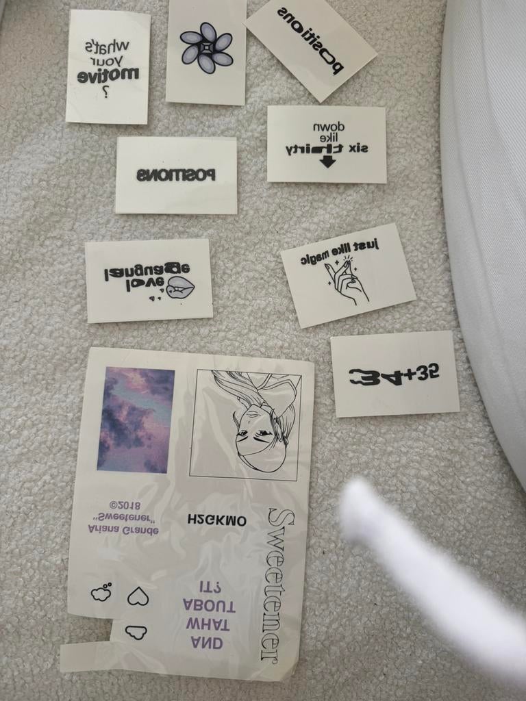 ariana grande temporary tattoos, Ophalen of Verzenden, Zo goed als nieuw, Foto of Kaart