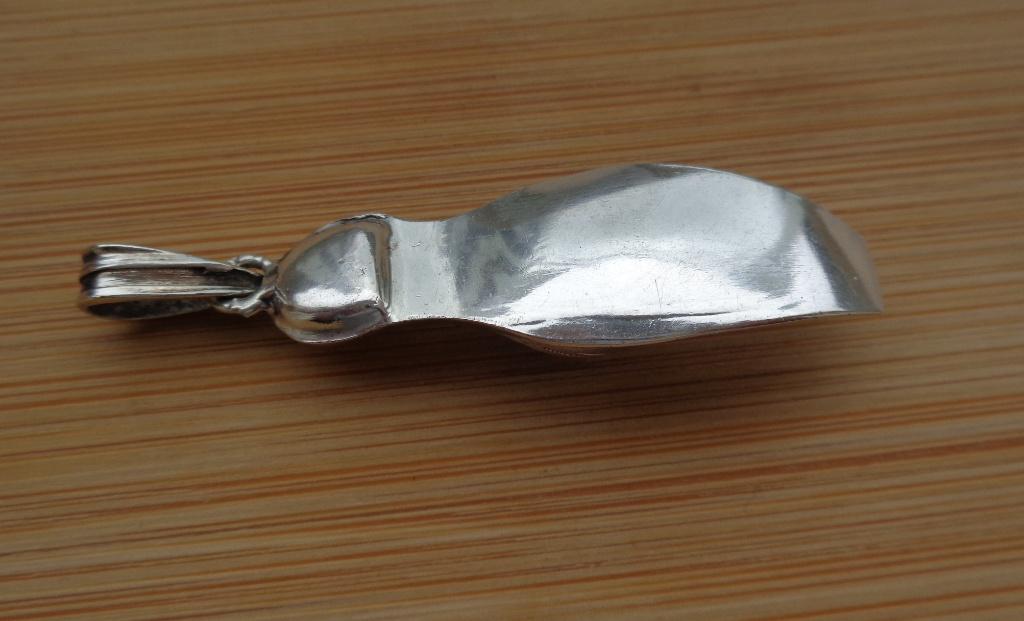 zilveren breipendop hanger muiltje met decoratie [157], Verzenden, Zo goed als nieuw, Zilver, Zilver