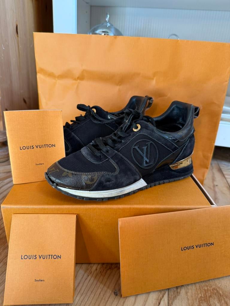 Louis Vuitton Run Away sneakers ORIGINEEL, Zwart, Ophalen of Verzenden, Sneakers of Gympen, Gedragen