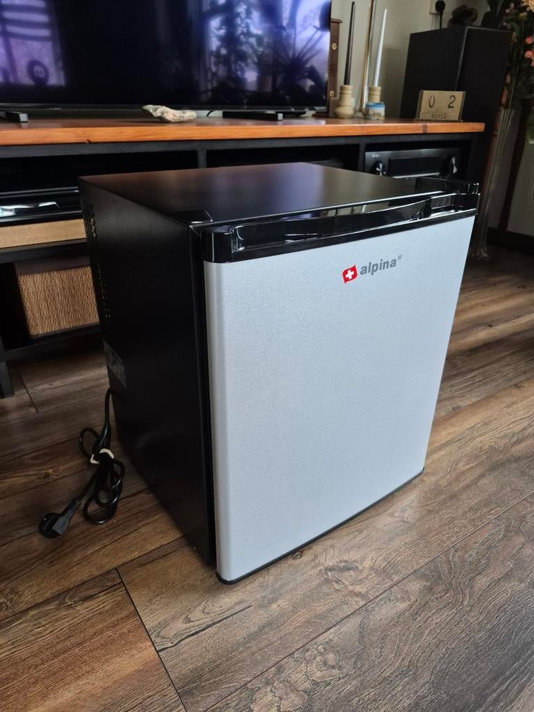 Alpina mini koelkast, Ophalen, Zonder vriesvak, Minder dan 75 liter, Minder dan 45 cm