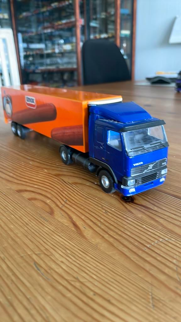 Volvo FH 12 420 truck met oplegger “Unox”, Hobby en Vrije tijd, Modelauto's | 1:50, Ophalen of Verzenden, Gebruikt, Bus of Vrachtwagen