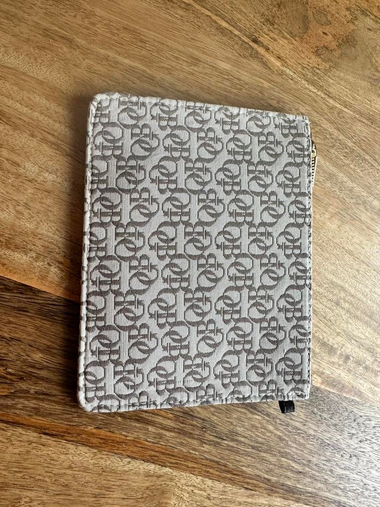 Olcay Gulsen etui, Ophalen of Verzenden, Zo goed als nieuw