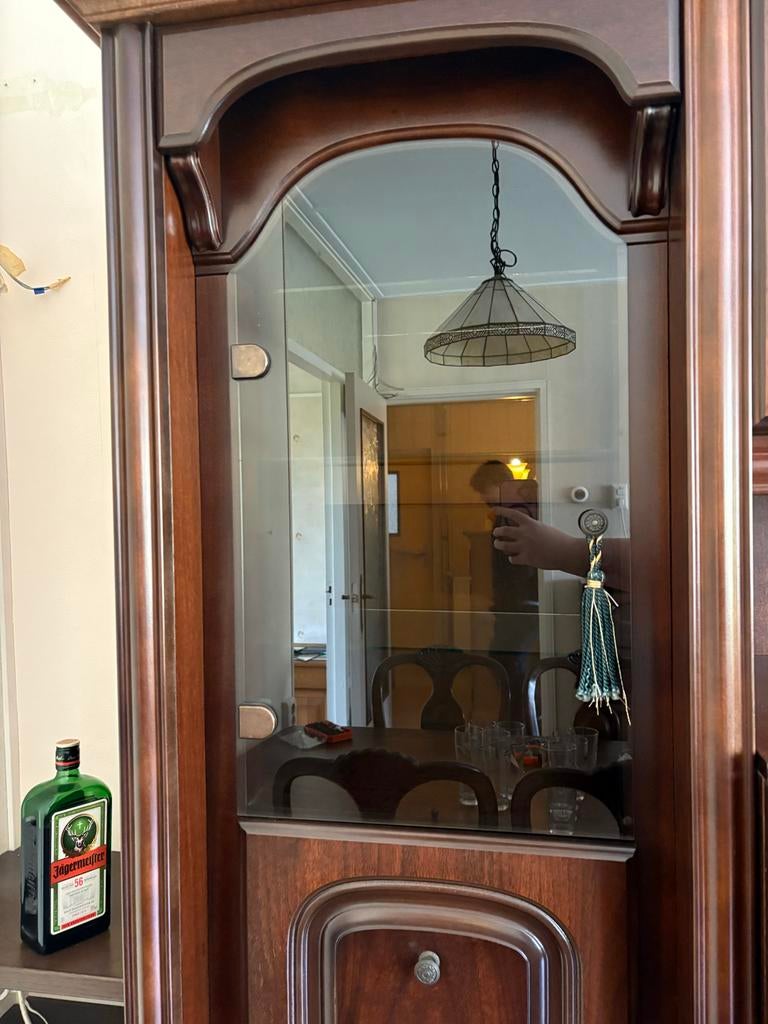 Prachtige donker eikenhouten kast met vitrine, Ophalen, Gebruikt