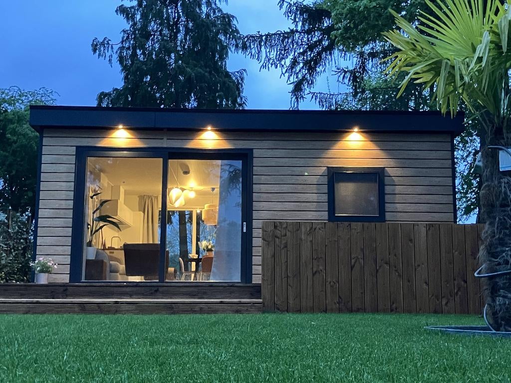 Te koop: prachtig nieuw chalet Veluwe (eigen grond), In bos, Sauna, 2 slaapkamers, Landelijk