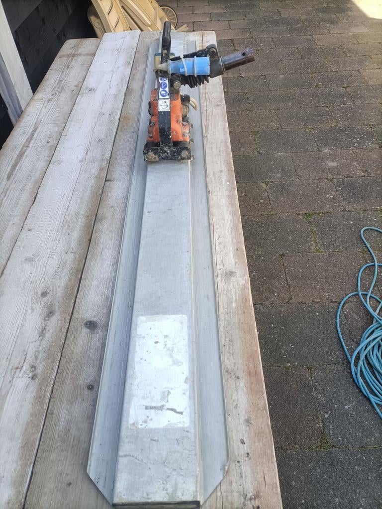 Beton trilbalk 2 meter voor professioneel gebruik, Doe-het-zelf en Verbouw, Gereedschap | Overige machines, Ophalen