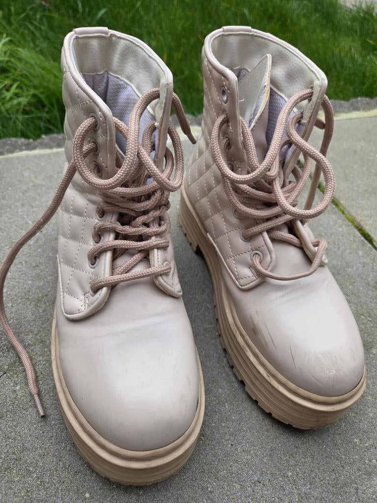 Beige veterlaarzen met plateauzool, Ophalen, Zo goed als nieuw, Beige