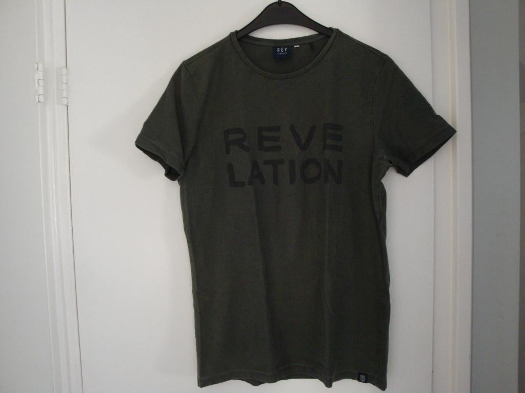 Army groen REVELATION shirt met print. Maat L., Maat 52/54 (L), Ophalen of Verzenden, Zo goed als nieuw, Revelation
