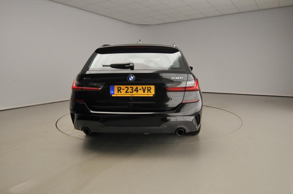 BMW 3 Serie Touring 330i xDrive M-Sportpakket | LED | Leder, Auto's, Automaat, Stof, 4 cilinders, Zwart