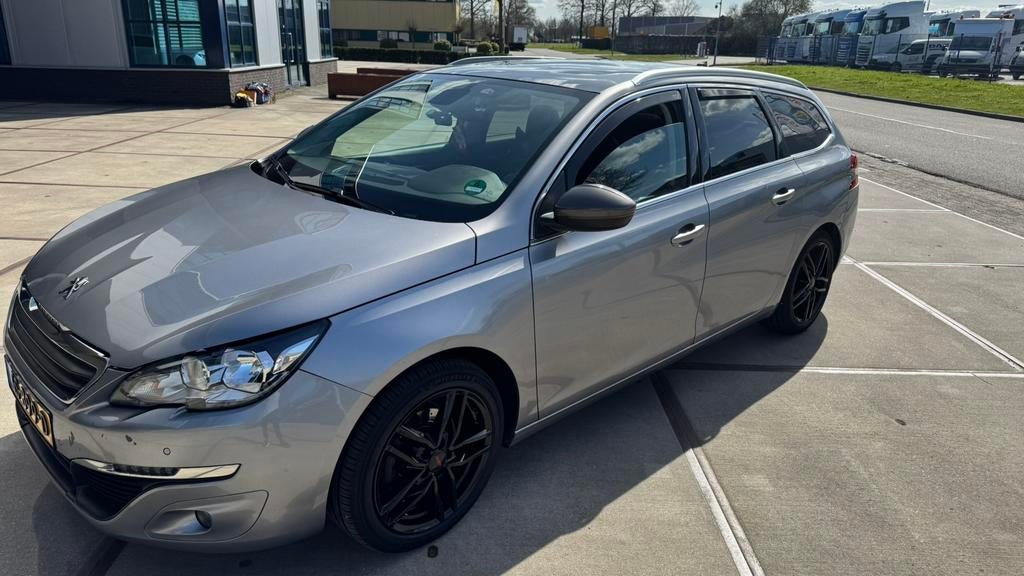 Peugeot 308 1.6 Bluehdi 120pk 2015 Grijs, Auto's, Voorwielaandrijving, Stof, 4 cilinders, Origineel Nederlands