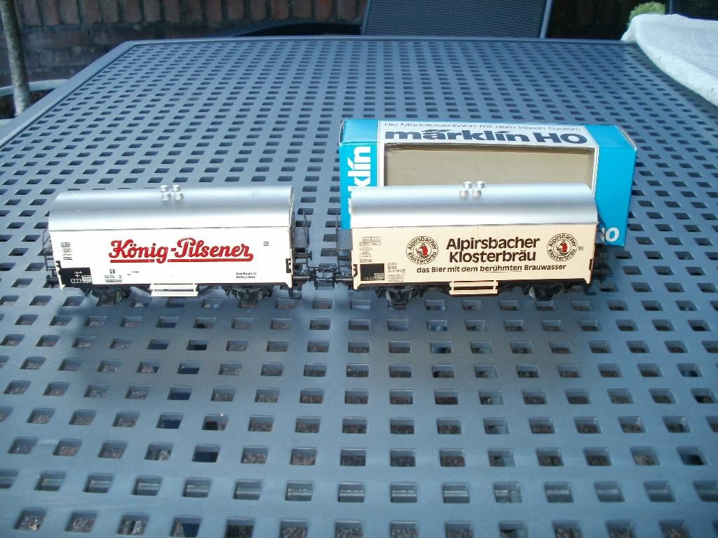 2x Marklin Ho Duitse bierwagons., Wisselstroom, Wagon, Ophalen of Verzenden, Zo goed als nieuw