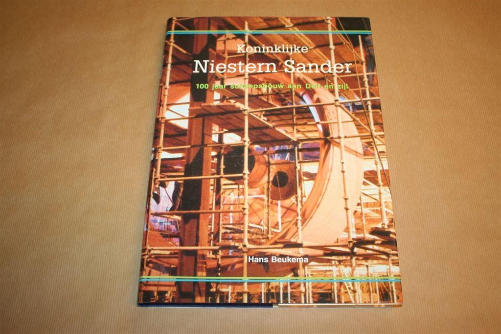 Kon. Niestern Sander - 100 jaar scheepsbouw Delfzijl, Boeken, Ophalen of Verzenden, Zo goed als nieuw