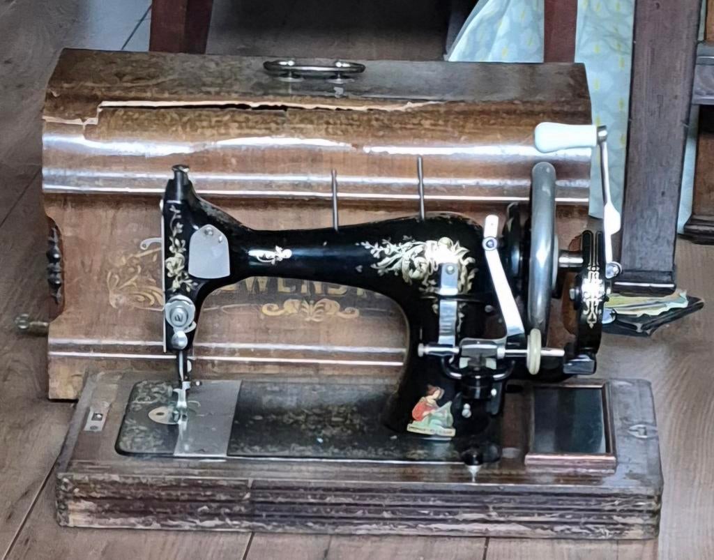 Lewenstein naaimachine - jaren '50, Ophalen