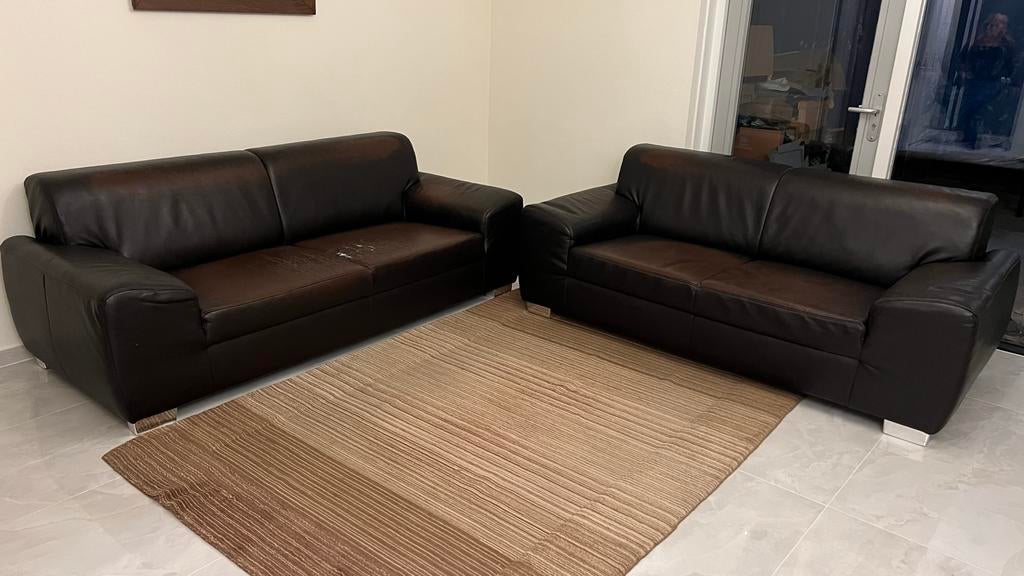 Twee donkerbruine banken met reparatiefolie erbij, Ophalen, Gebruikt, 150 tot 200 cm, Tweepersoons