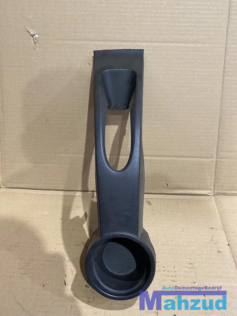 SEAT IBIZA 4 6J5 Bekerhouder achter 6J0863289, Auto-onderdelen, Interieur en Bekleding, Gebruikt, Autovia A-2, Km 585 585
08760  Martorell, ES