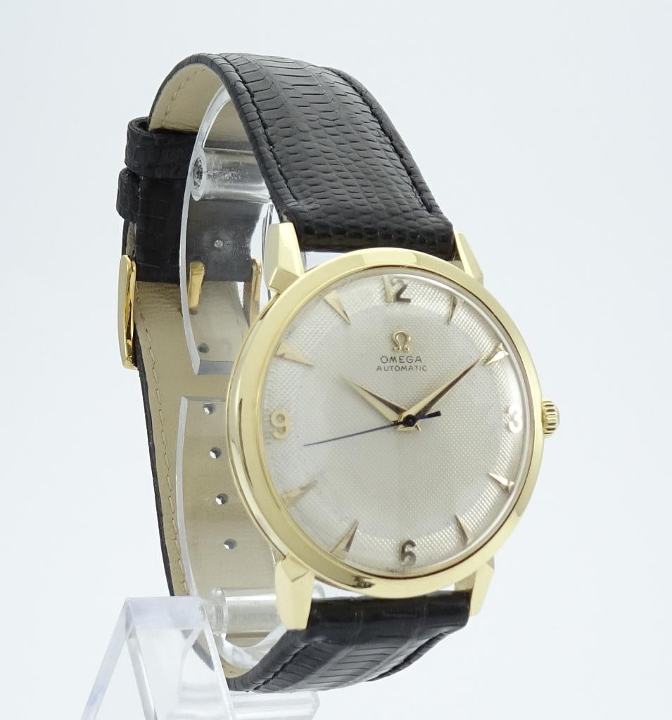 Omega 2710 Bumper 18 kt van 1952 cal 354 Honeycomb dial, Sieraden, Tassen en Uiterlijk, Horloges | Antiek, Ophalen, Polshorloge