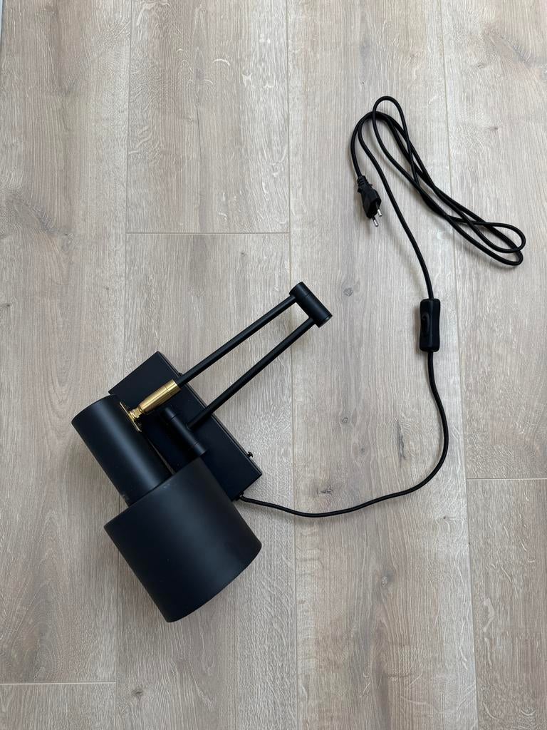 Zwart metalen wandlamp Nordin Karwei 2 stuks, Huis en Inrichting, Ophalen, Zo goed als nieuw, Metaal